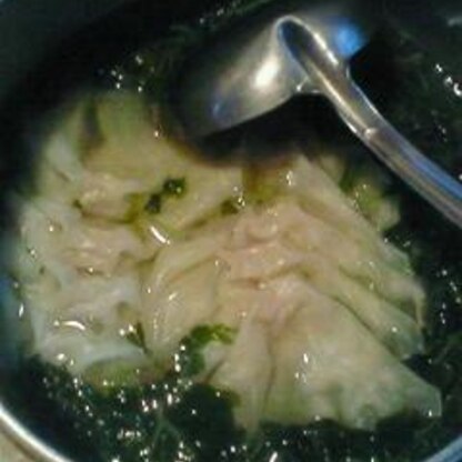 和風なワンタンスープということでほうれん草も入れてみました☆ 
簡単ですが新鮮な味で美味しかったです(^O^)